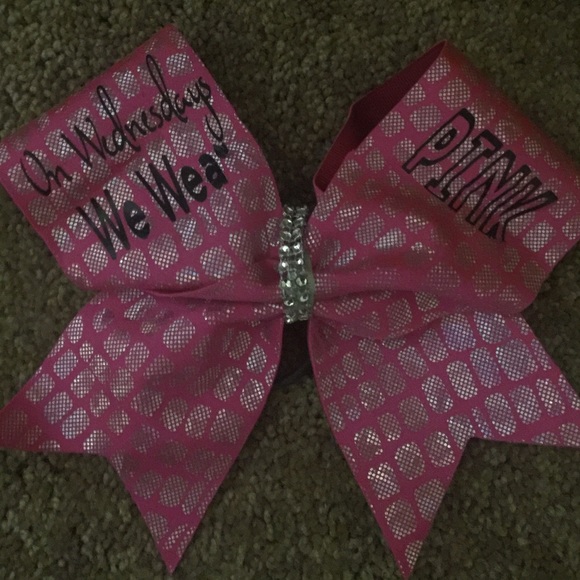 Cheer bow - Picture 1 of 1