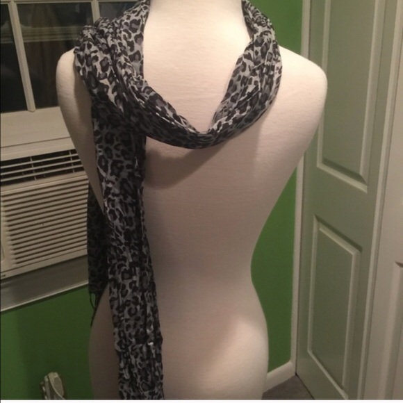 ALL 3 FOR 5$ colorful leapord print scarves - Picture 3 of 3