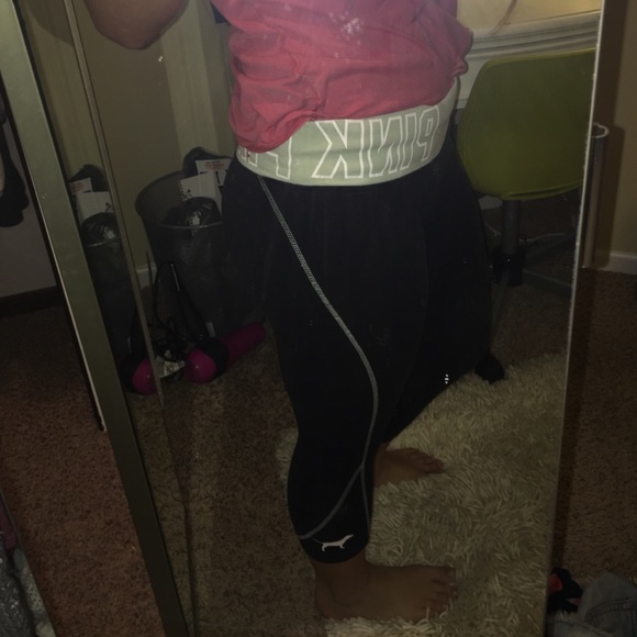 VS PINK cropped yoga pants