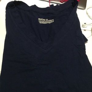 Short sleeve navy tshirt with pocket