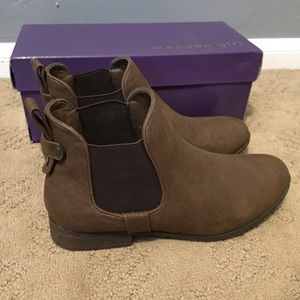 Madden Girl "Draaft" Booties Size 7.5