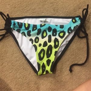 Billabong small bikini bottoms
