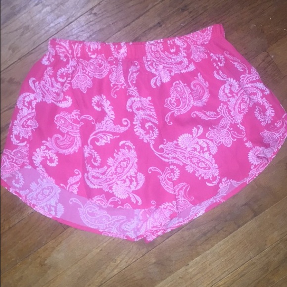 Paisley patterned shorts NWOT