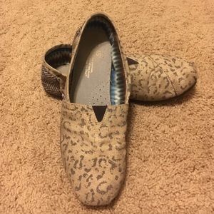 TOMS Snow Leopard Toms Size 8 Limited Edition