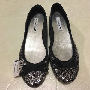 MAKE OFFER! NWT America Eagle Sparkly Flats