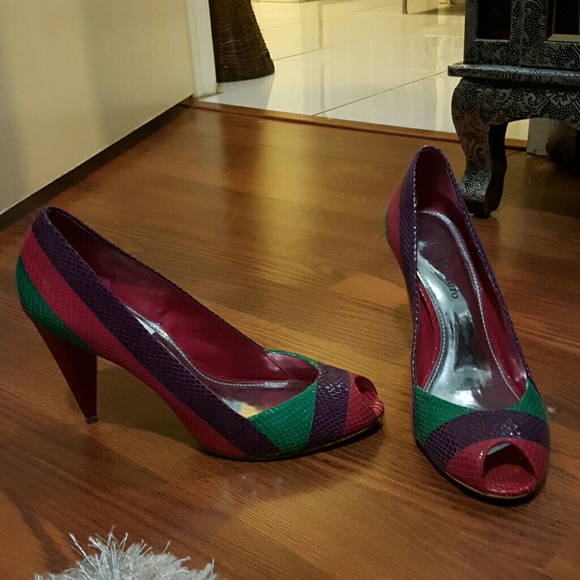 Peekaboo toes heels sz 10