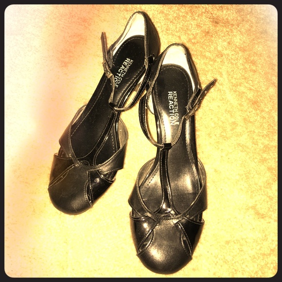Kenneth Cole Reaction kitten heels size 6