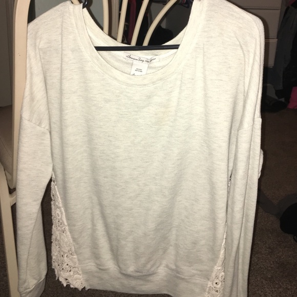 grey crew neck with white lace - Picture 1 of 1