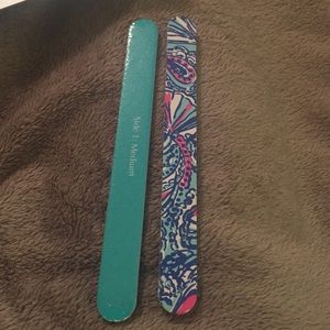 2 brand new nail files!