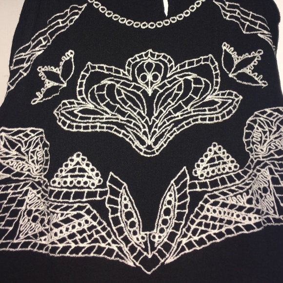 Indie Tank🌸 - Picture 2 of 3