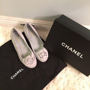 🎀SOLD ON Ⓜ️ercari🎀CHANEL classic camellia pumps