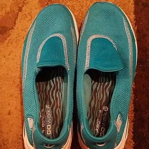 Sketches Go Walk sz 10