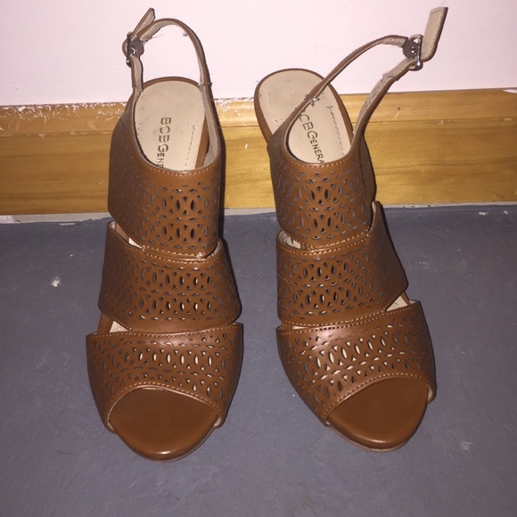 BCBG GENERATION brown lattice sandal style heels