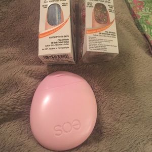 2 salon nail effects and an EOS hand lotion