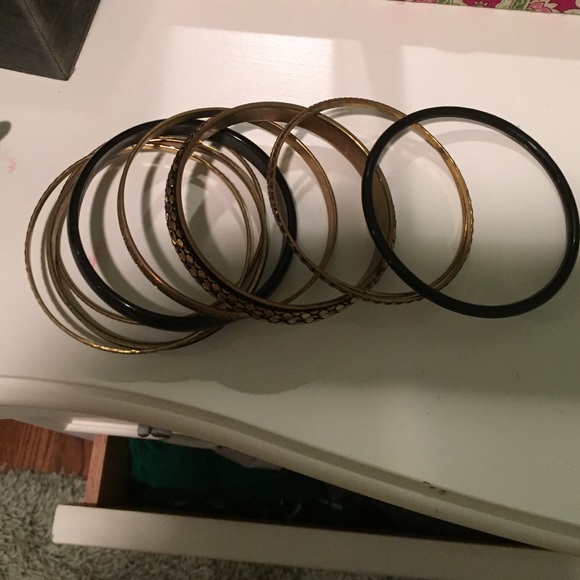 Set of bangles
