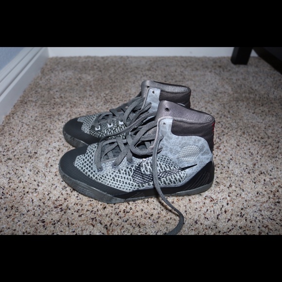 nike kobe 9 kids grey