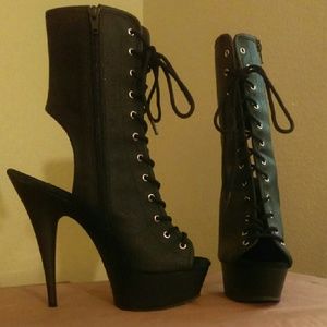 Pleaser Platform size 9 with 6" stiletto
