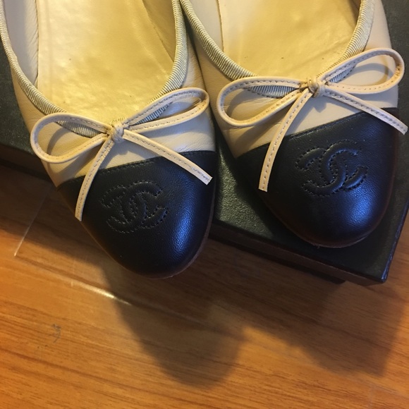 Authentic Chanel Ballerina Flat Size 37