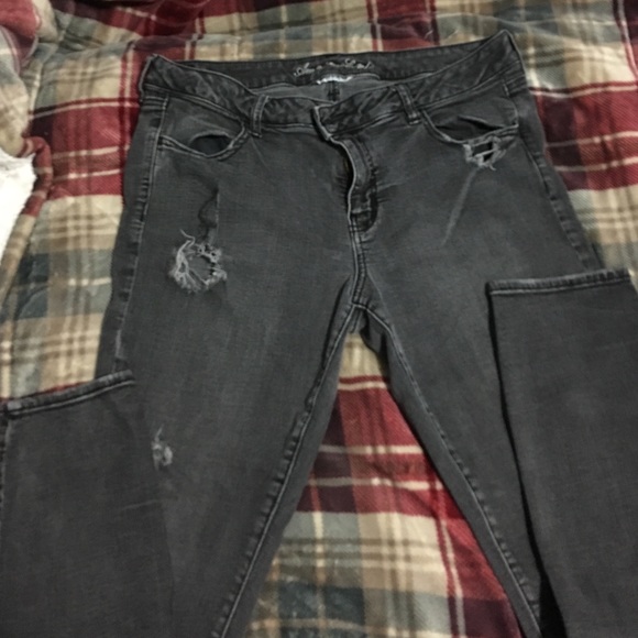 Like new American eagle super distressed jeans 16
