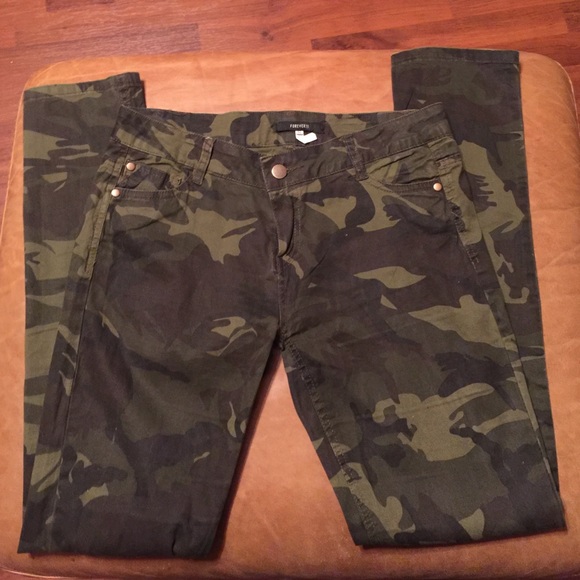 Camouflage girl pants