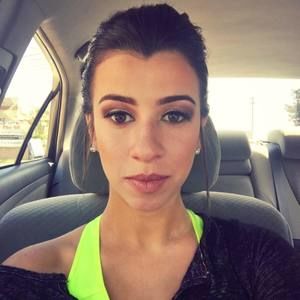 Meet your Posher, Larissa