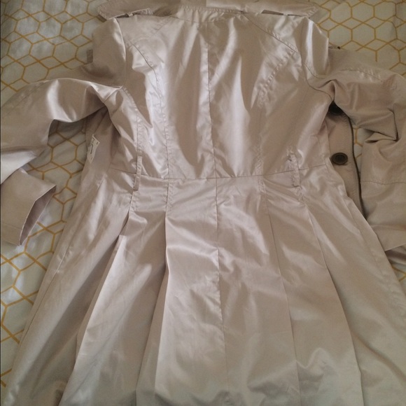 Guess coat - Picture 4 of 4