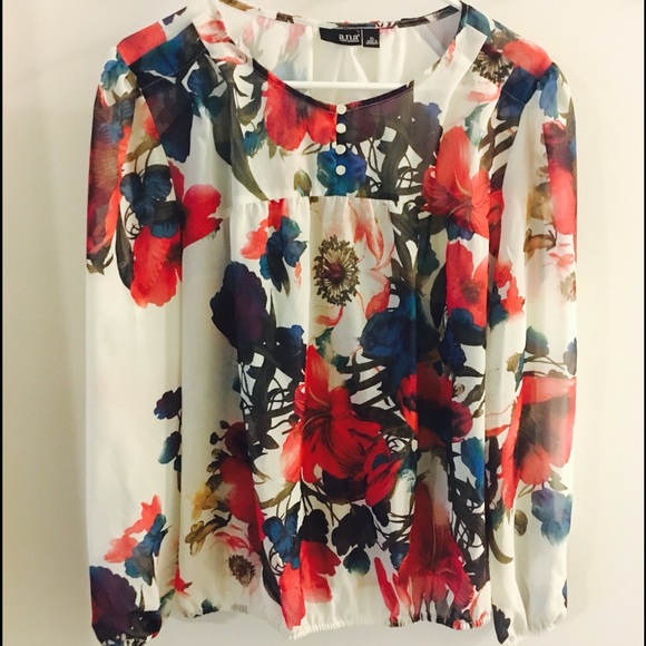 ANA Floral top - Picture 1 of 4