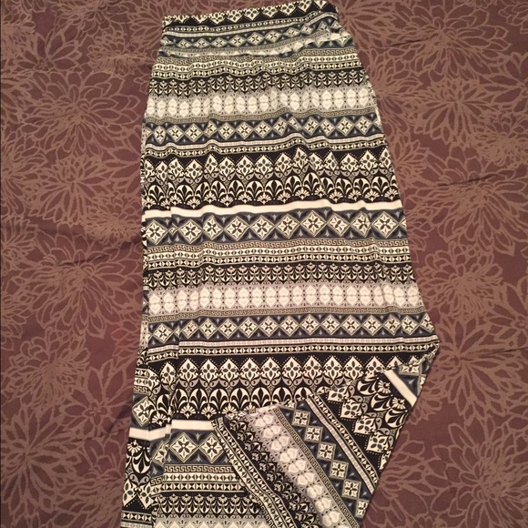 Black and white maxi skirt