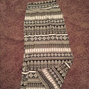 Black and white maxi skirt