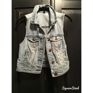 American Eagle Size M Denim Vest