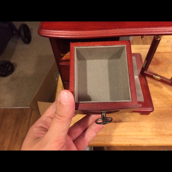 Jewelry Box - Picture 3 of 4