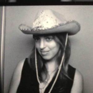 Meet your Posher, Mara