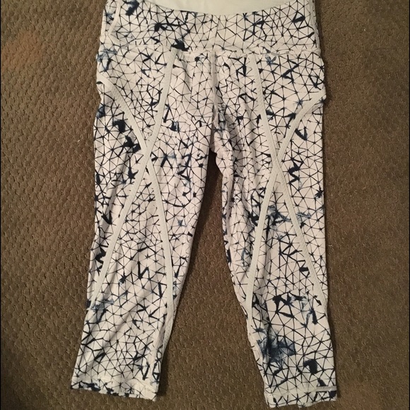 Lululemon cropped tight leggings