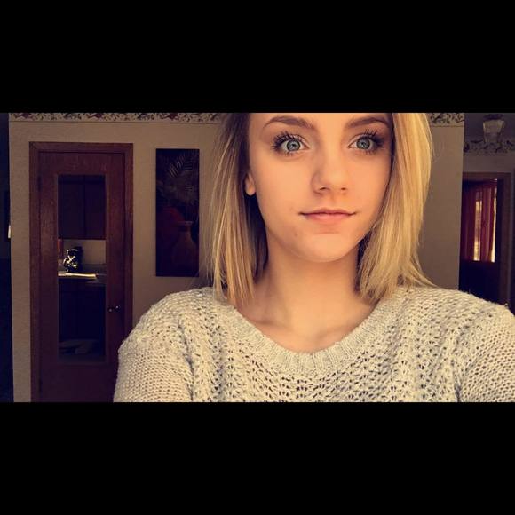 Meet your Posher, Sierra - Picture 1 of 1