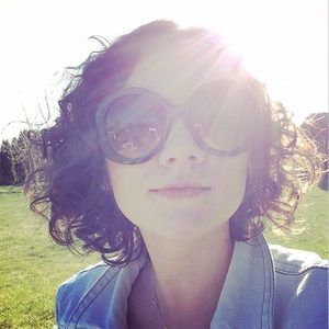 Meet your Posher, Lena