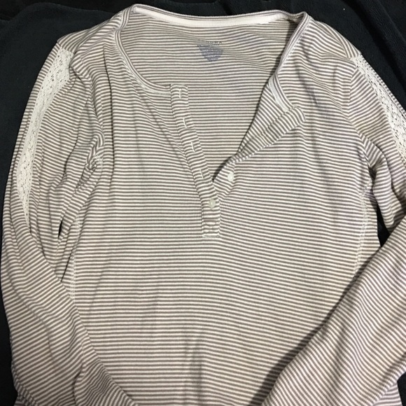 Like new striped Sonoma Henley lace detail size xl