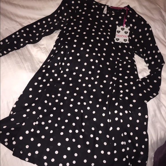 NWT boohoo black and white swing dress