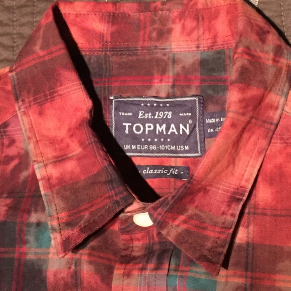 HYPE Top man Tye dye red plaid M button down SS