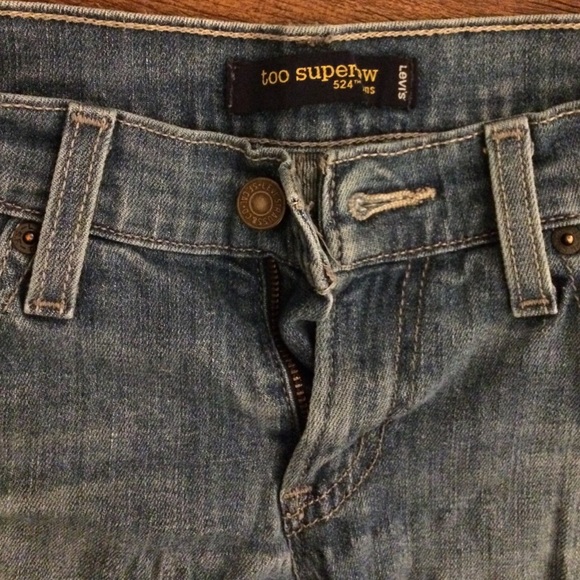 Levis