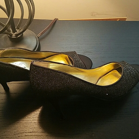 Open toe black holiday shoes