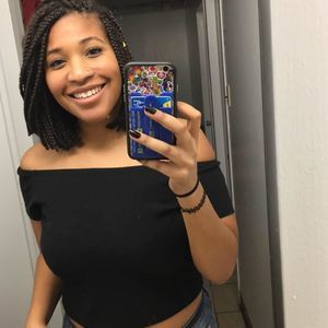 Meet your Posher, Monique