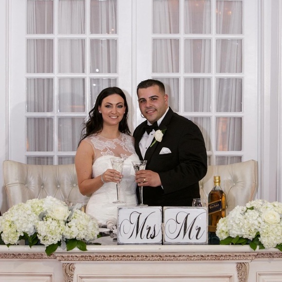 SOLD ❗️❗️ Mr and Mrs wood signs - Picture 4 of 4