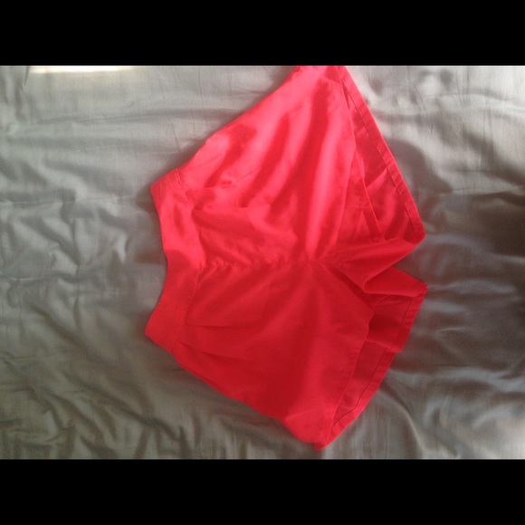 American eagle bright pink cloth shorts