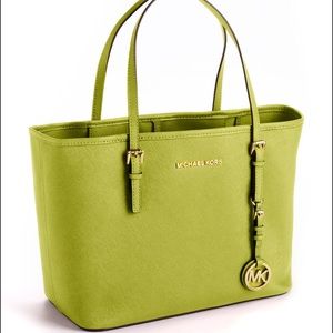 Michael Kors Jet Set - Lime