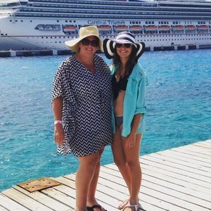 Meet your Posher, Dana