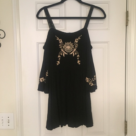 Forever 21 cold shoulder embroidered dress