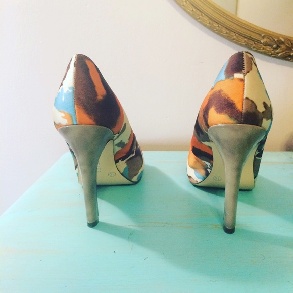 Colorful heels - Picture 3 of 4