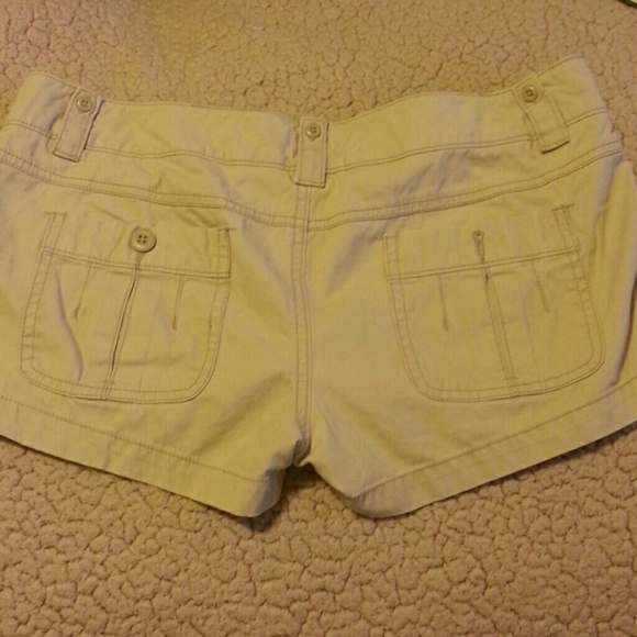 Shorts - Picture 3 of 3