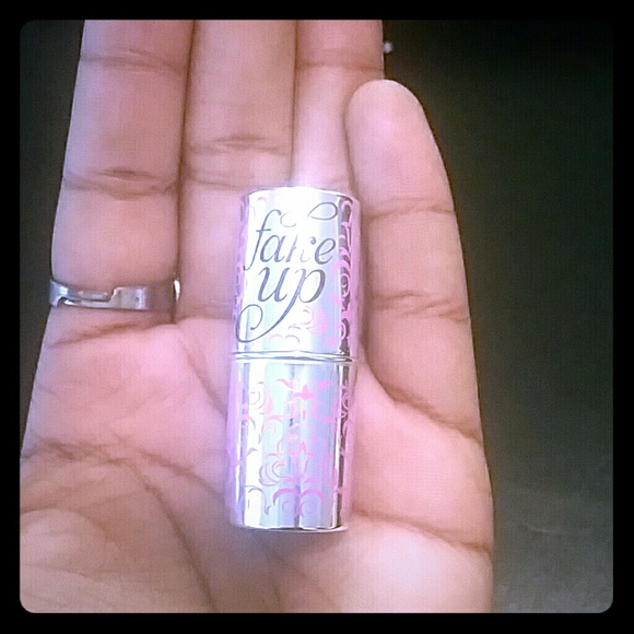 Fake Up Concealer in 02 Medium