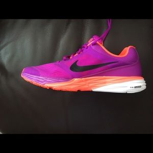 New Nike Tennis Shoes